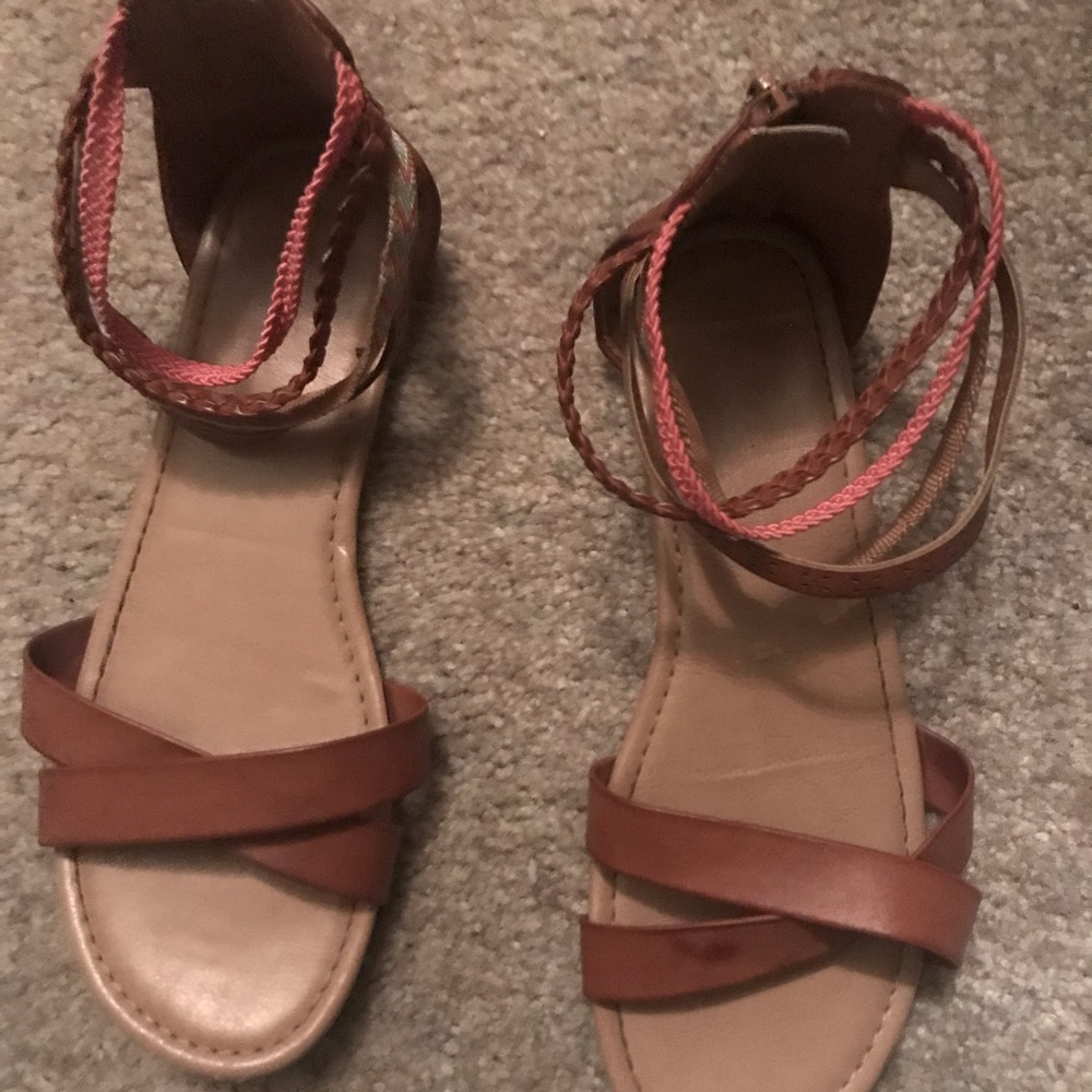 Sandals (4 FOR 15$) - Picture 1 of 4